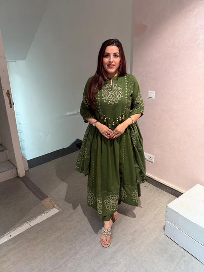 Women’s Green Embroidered Kurta Pant Set with Dupatta