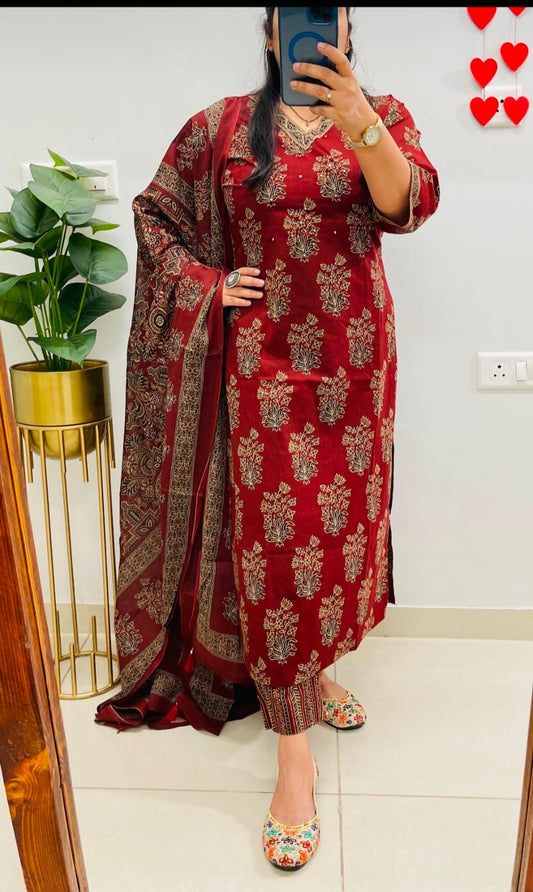 Meher Maroon Floral Printed Kurta Pant & Dupatta Set