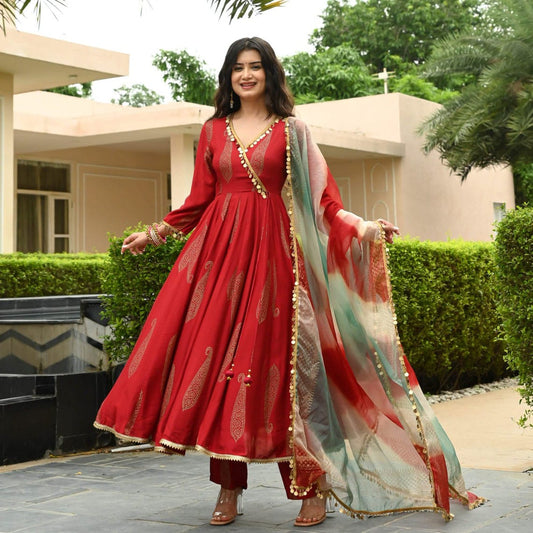 Red Women Kurta ,Pant And Dupatta Set