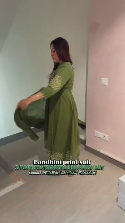 Women’s Green Embroidered Kurta Pant Set with Dupatta